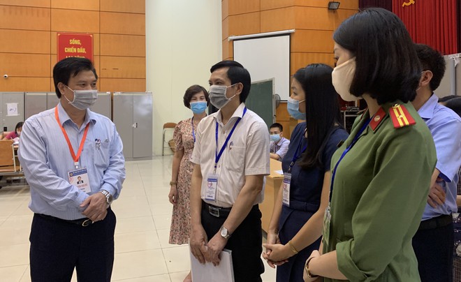 Thứ trưởng Bộ GD-ĐT Nguyễn Hữu Độ kiểm tra công tác thi tốt nghiệp THPT đợt 1