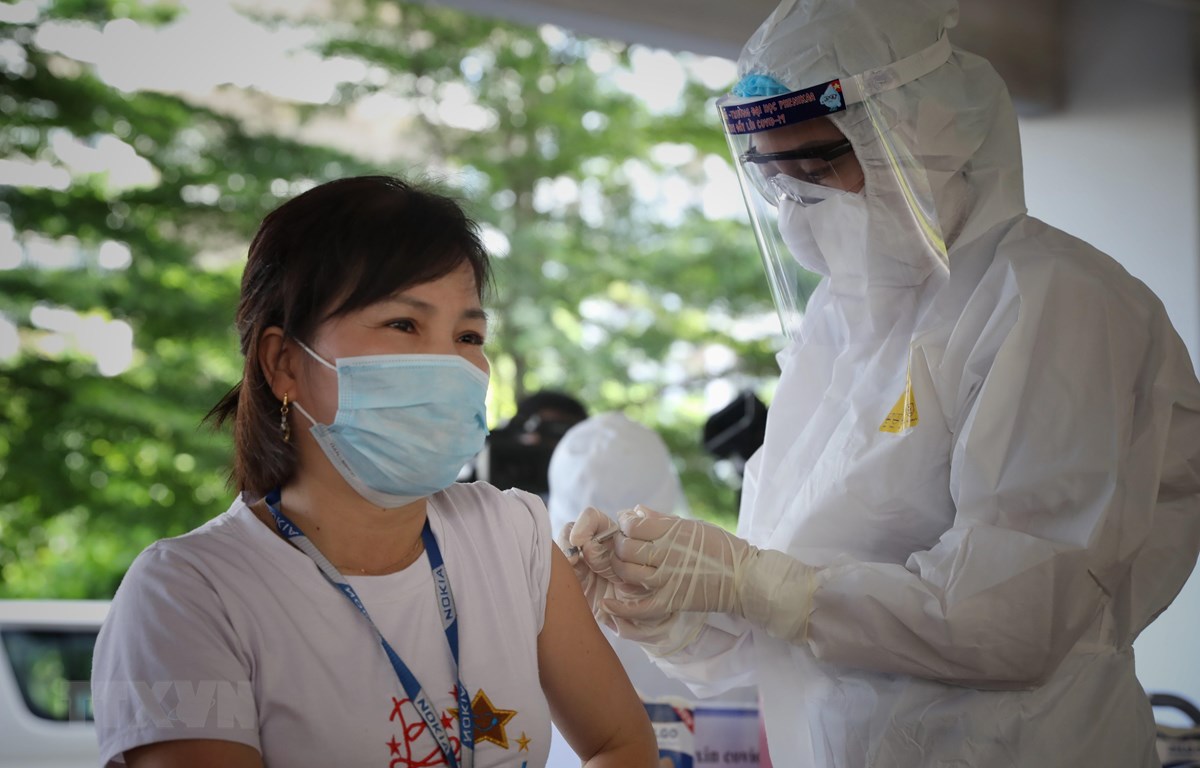 Nghệ An: Đề nghị tiêm vaccine cho hơn 8.000 giám thị, cán bộ phụ vụ thi