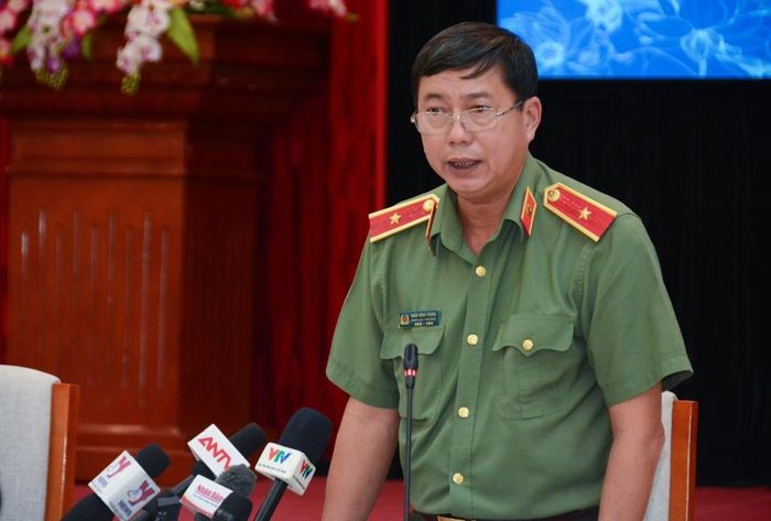  Thiếu tướng Trần Đình Chung, Phó cục trưởng Cục An ninh chính trị nội bộ, thông tin về việc lọt đề thi. Ảnh: Bộ GD&ĐT. 